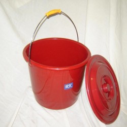 15 Litre Bucket w/Lid (Red/Blue/Green),36/C M/18