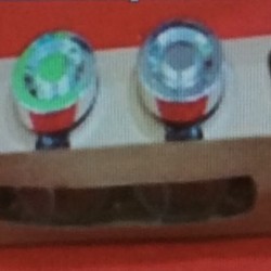 SET OF 4 SPCIE SHAKER IN WINDOW BOX 